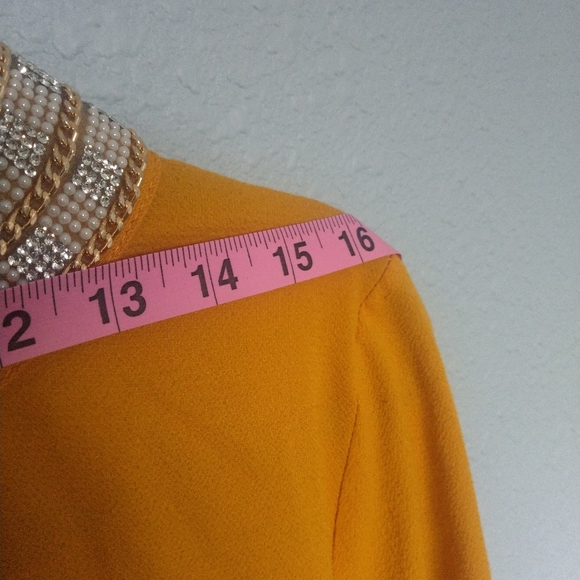 XL Mustard yellow blouse with collar - Picture 10 of 11